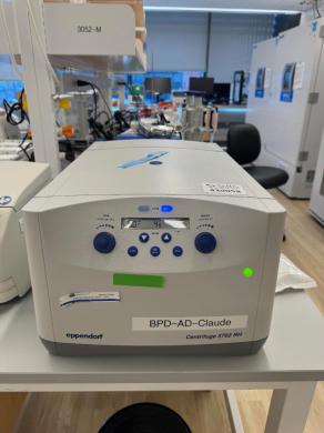 Eppendorf 5702 RH Refrigerated Centrifuges-cover