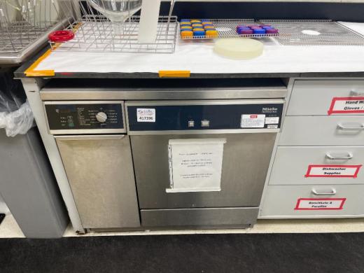 Miele Professional Laboratory Glassware Washer Model G 7883 CD-cover