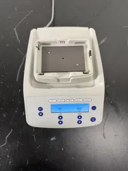 Eppendorf ThermoMixer FP Benchtop Heating and Mixing Instrument, 3 of 4