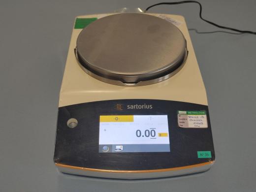 Sartorius Quintix 1102 1CFR Precision Balance-cover