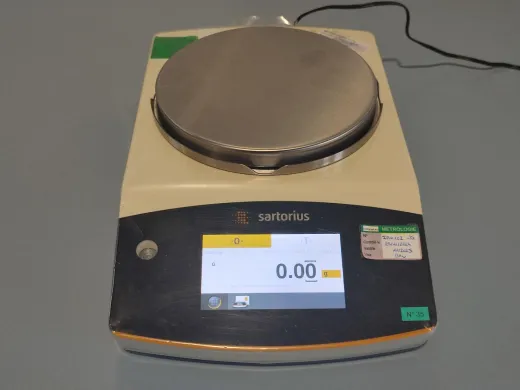 Sartorius Quintix 1102 1CFR Precision Balance