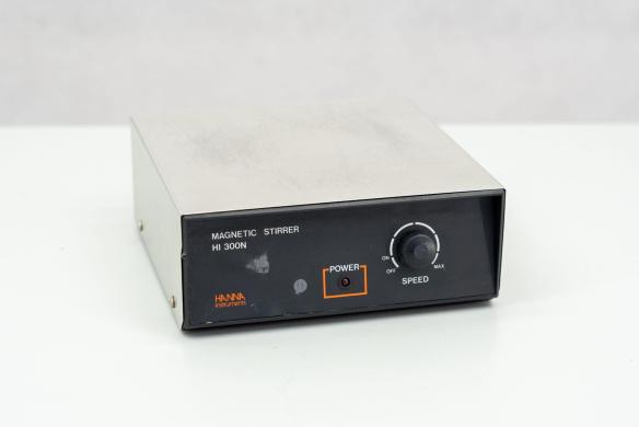 Hanna HI 300N Magnetic Stirrer-cover
