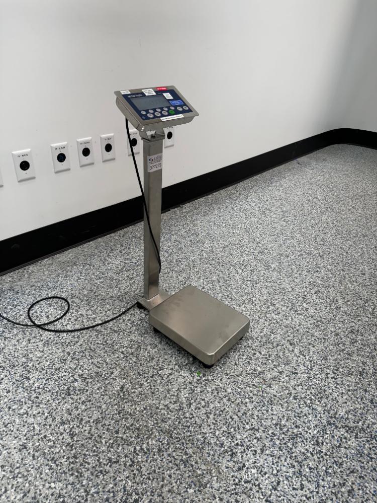 Mettler Toledo Digital Floor Scale for Precision Industrial Weighing