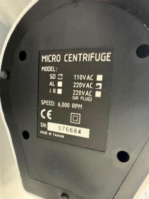 Roth SD Mini Microcentrifuge for Rapid Sample Processing at 6,000 RPM-cover