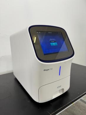 Invitrogen iBright 750 Imaging System, Model CL750 for Fluorescence and Chemiluminescence Detection-cover
