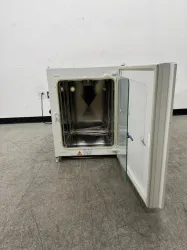 Thermo Scientific Heracell 150i CO2 Incubator with Touchscreen Control, 3 of 4