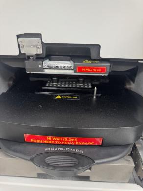 Applied Biosystems QuantStudio 7 Flex Real-Time PCR System with OptiFlex Optics-cover