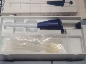 Gilson Microman M1000 Positive Displacement Pipette, 100-1000 μL, 2 of 5