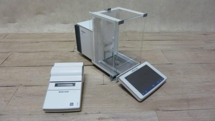 Mettler Toledo XPR105DR Analytical Balance-cover