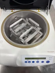 Eppendorf 5305 Concentrator Plus Benchtop Centrifuge for Sample Concentration, 3 of 4