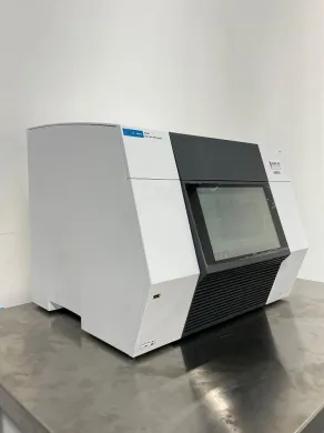 Agilent AriaDX Real-Time PCR Thermocycler with Integrated Touchscreen Interface