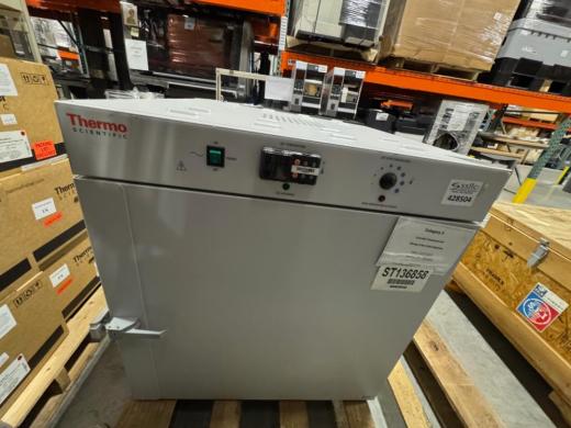 Thermo Scientific 3915LT Laboratory Incubator with Analog and Digital Temperature Control-cover