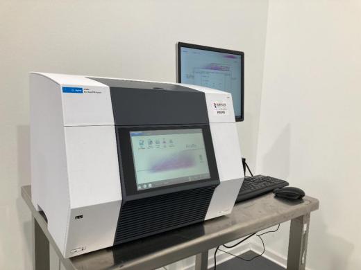 Agilent AriaDX Real-Time PCR Thermocycler with Touchscreen Interface-cover