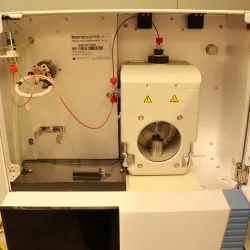 Thermo Fisher ISQ EC Single Quadrupole Mass Spectrometer with Edwards RV8 Vacuum Pump, 4 of 17