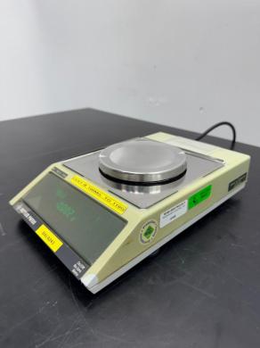 Mettler Toledo PM100 Precision Digital Laboratory Scale-cover