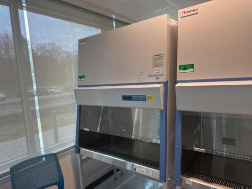 Thermo 1300 Series A2 4' BioSafety Cabinet-cover