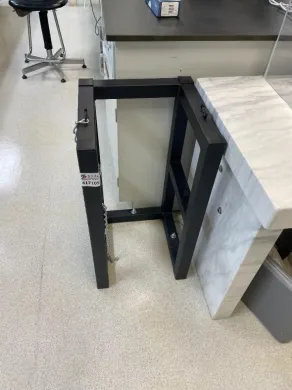 Gas Cylinder Holder Rack with Metal Frame and Locking Pins for Lab Safety