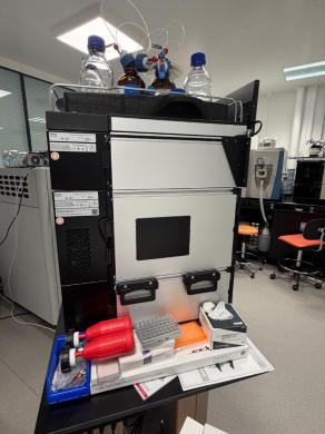 Thermo Fisher Scientific Vanquish Neo High-Performance Liquid Chromatography System-cover