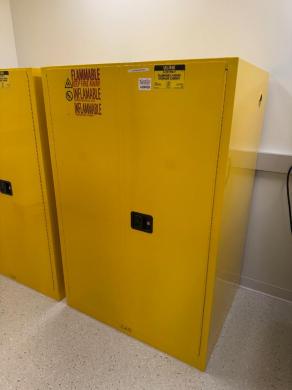 ULINE 879000 90 Gallon Flammable Liquid Storage Cabinet for Laboratory Safety-cover