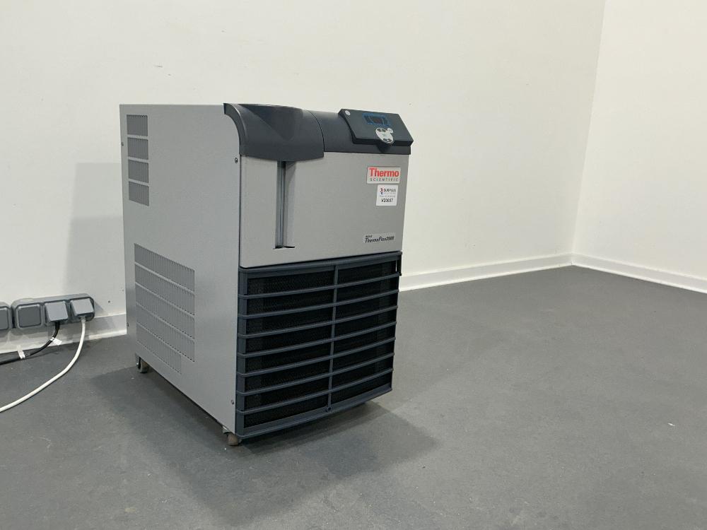 Thermo Fisher Scientific ThermoFlex 2500 Laboratory Recirculating Chiller