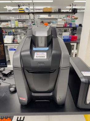 Keyence BZ-X810 All-In-One High-Resolution Fluorescence Microscope System-cover