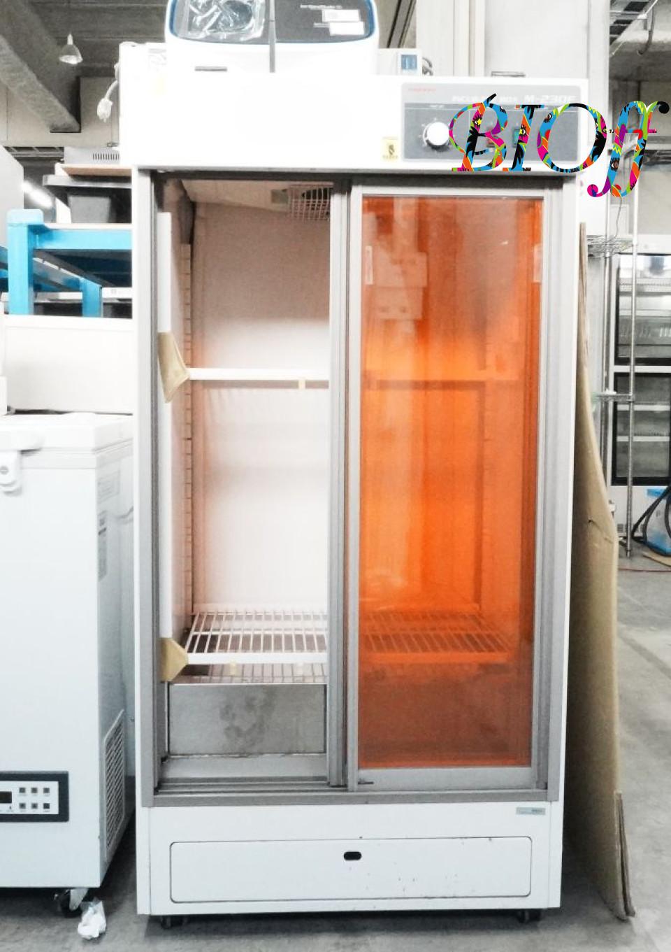 TAITEC M-230F Vertical Low-Temperature Incubator