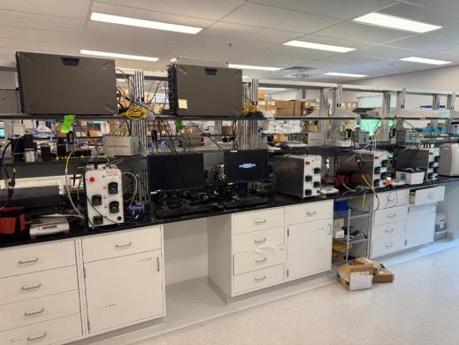 Thermo HyPerforma G3LAB 8 Station Benchtop Bioreactor System for Multiplex Cell Culture and Fermentation-cover