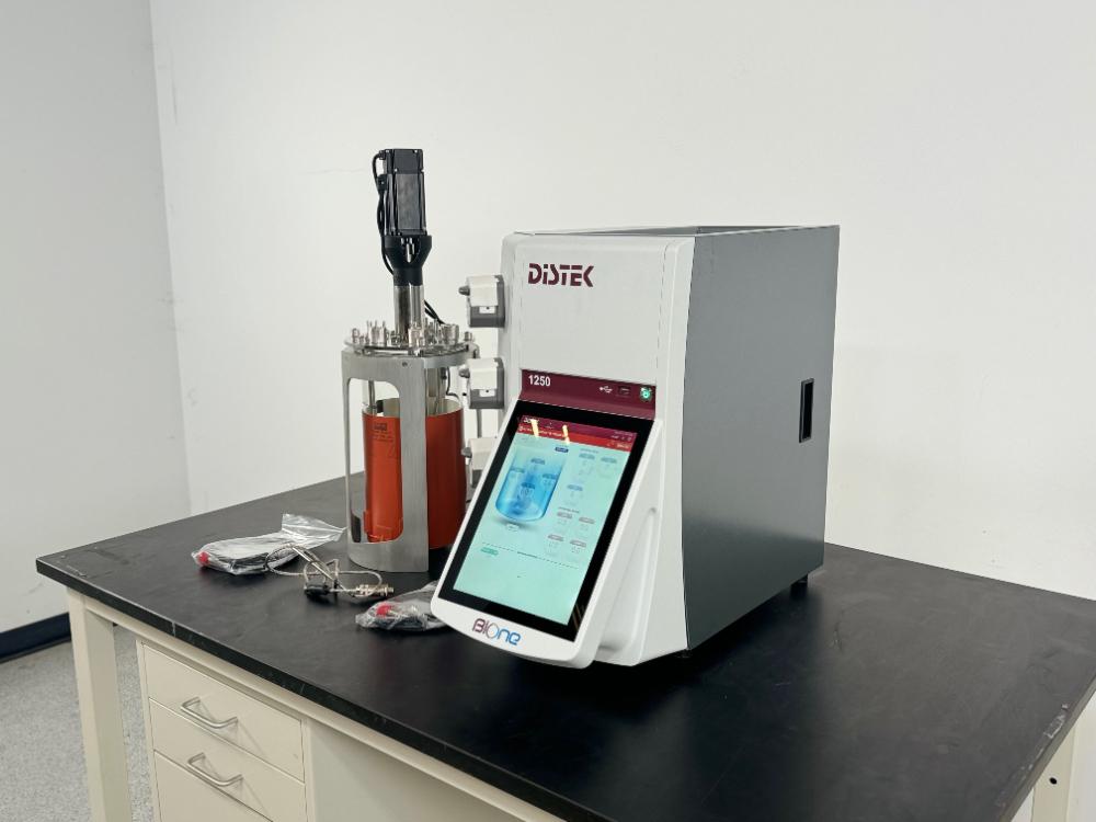 Distek 1250 Benchtop Bioreactor System with Touchscreen Control and 5L Glass Vessel