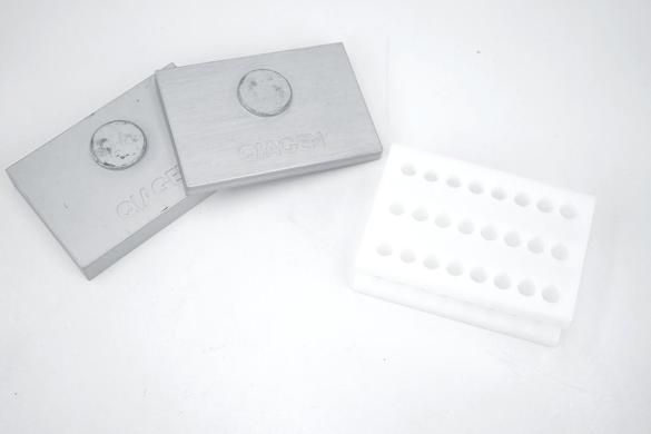 QIAGEN TissueLyser Adapter 24 × 2 mL Top and Bottom Plate Holder 1026545-cover