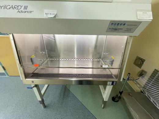 Baker SterilGARD III Advance SG 403 Class II Type A2 Biological Safety Cabinet-cover
