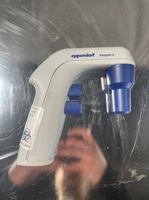 Eppendorf Easypet 3 Electronic Pipette Controller for Precise Liquid Handling-cover