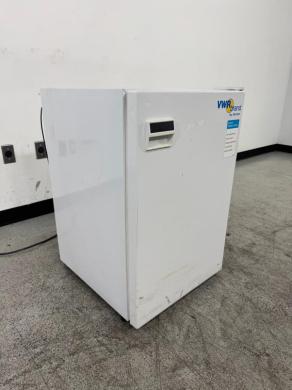 VWR Undercounter Laboratory Refrigerator Model U2005GA14-cover