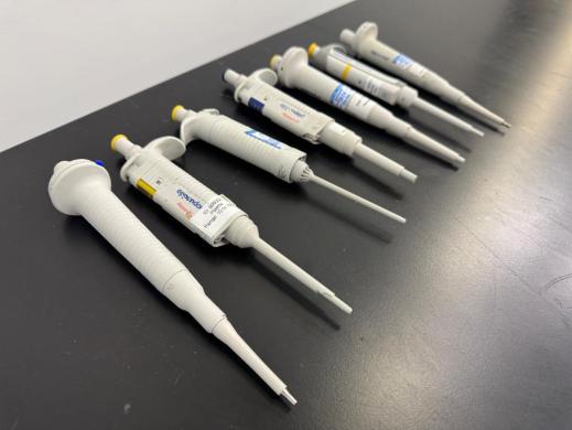 Lot of Eppendorf Single Channel Pipettes-cover