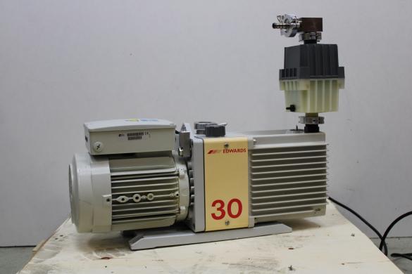 Edwards E2M0.7 Dual-Stage Oil-Sealed Rotary Vane Vacuum Pump, 43 dB(A) Noise-cover