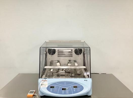 Thermo Scientific MaxQ 4000 SHKE4000 Benchtop Incubator Orbital Shaker with Digital Temperature Control-cover