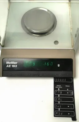 Mettler AE 163 Digital Analytical Balance (160 g x 0.1 mg)