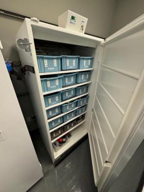 Thermo Fisher Scientific Isotemp Lab Refrigerator Model 13-985-428R-cover