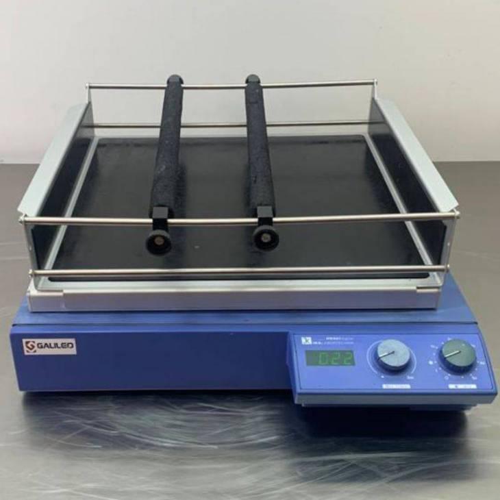 IKA HS 501 digital reciprocating shaker with adjustable speed and digital timer