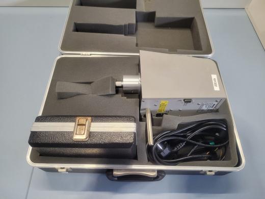 BROOKFIELD LVDVI+ Viscometer with 2 spindles-cover