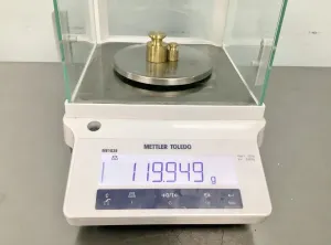 Mettler Toledo ME103E Compact Analytical Balance with RS232 Interface, 8 of 10