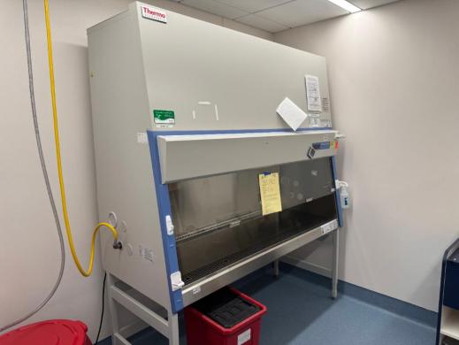 Thermo 1300 Series A2 6' BioSafety Cabinet-cover