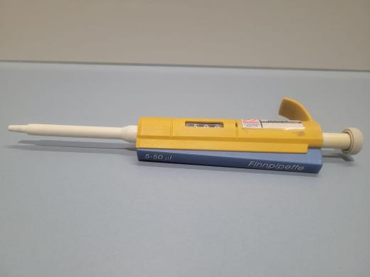 Thermo Scientific Electron Finnpipette 5-50µl Laboratory Pipette-cover