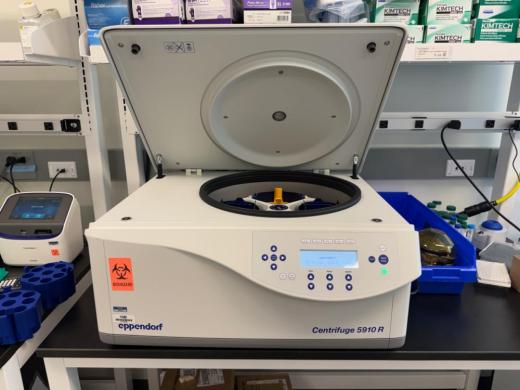Eppendorf Centrifuge 5910 R Refrigerated Benchtop Centrifuge with Multiple Rotor Options-cover