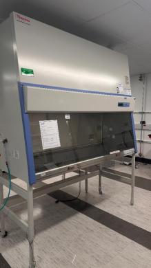 Thermo Scientific 1300 Series Model 1347 Class II Type A2 Biological Safety Cabinet 6ft-cover
