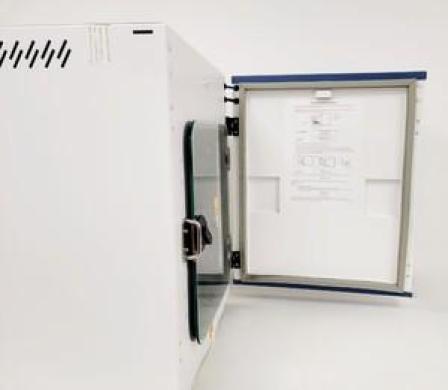 ESCO CelCulture CCL–050B-8 CO2 Laboratory Incubator Lab-cover