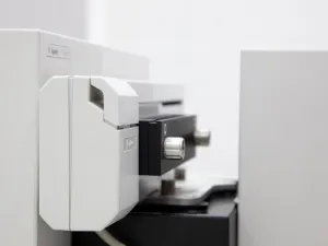 Agilent 8453 UV-Visible Spectrophotometer with Cuvette Changer, 2 of 2