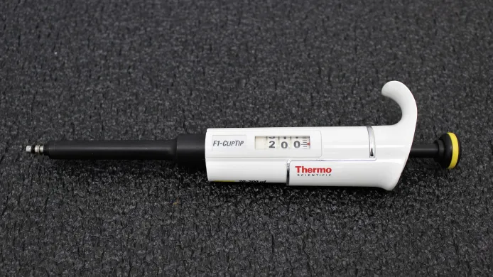 Thermo Scientific F1-ClipTip Manual Single-Channel Pipette 20-200 µL