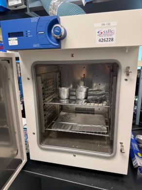 VWR Horizontal Air Flow Oven-cover