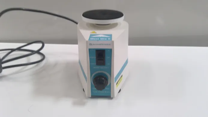 Barnstead Thermolyne M37615 Lab Vortexer Small Benchtop Equipment 3000 RPM