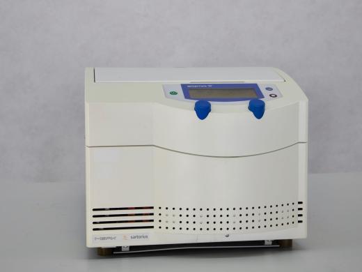 Sigma 1-15 PK Benchtop High-Speed Centrifuge for Sample Separation-cover